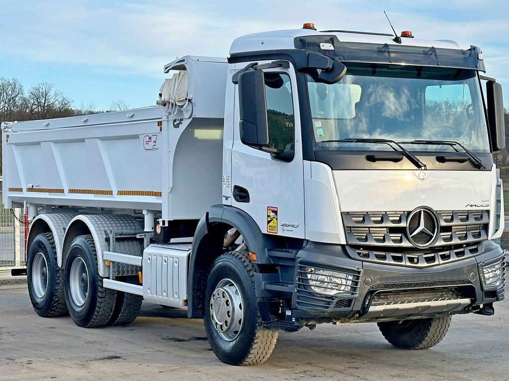 Mercedes-Benz AROCS 3240* KIPPER 5,10 + BORDMATIC / 6x4 - Kippiauto kuorma-auto: kuva Mercedes-Benz AROCS 3240* KIPPER 5,10 + BORDMATIC / 6x4 - Kippiauto kuorma-auto Mercedes-Benz AROCS 3240* KIPPER 5,10 + BORDMATIC / 6x4 - Kippiauto kuorma-auto: kuva Mercedes-Benz AROCS 3240* KIPPER 5,10 + BORDMATIC / 6x4 - Kippiauto kuorma-auto