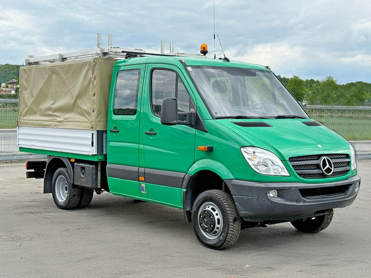 Mercedes-Benz Sprinter 516 CDI* Doppel Kabine! 4x4 *TOPZUSTAND - Kippilava-auto: kuva Mercedes-Benz Sprinter 516 CDI* Doppel Kabine! 4x4 *TOPZUSTAND - Kippilava-auto Mercedes-Benz Sprinter 516 CDI* Doppel Kabine! 4x4 *TOPZUSTAND - Kippilava-auto: kuva Mercedes-Benz Sprinter 516 CDI* Doppel Kabine! 4x4 *TOPZUSTAND - Kippilava-auto