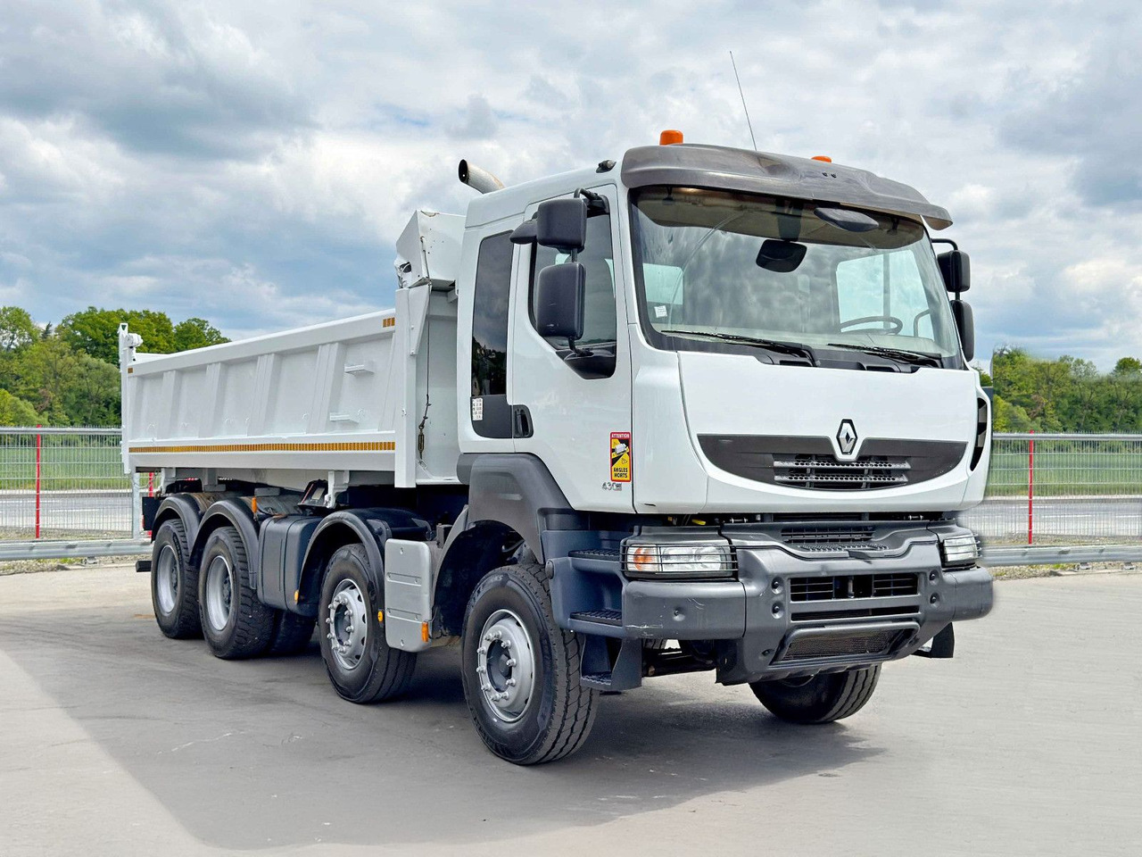 Renault KERAX 430 DXI * KIPPER 6,00 m / 8x4 * TOP - Kippiauto kuorma-auto, Nosturiauto: kuva Renault KERAX 430 DXI * KIPPER 6,00 m / 8x4 * TOP - Kippiauto kuorma-auto, Nosturiauto Renault KERAX 430 DXI * KIPPER 6,00 m / 8x4 * TOP - Kippiauto kuorma-auto, Nosturiauto: kuva Renault KERAX 430 DXI * KIPPER 6,00 m / 8x4 * TOP - Kippiauto kuorma-auto, Nosturiauto