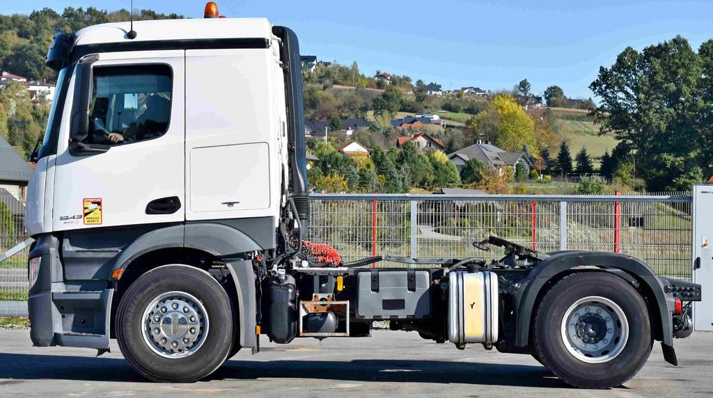 Mercedes-Benz ACTROS 1843 * Sattelzugmaschine * TOPZUSTAND - Vetopöytäauto: kuva Mercedes-Benz ACTROS 1843 * Sattelzugmaschine * TOPZUSTAND - Vetopöytäauto Mercedes-Benz ACTROS 1843 * Sattelzugmaschine * TOPZUSTAND - Vetopöytäauto: kuva Mercedes-Benz ACTROS 1843 * Sattelzugmaschine * TOPZUSTAND - Vetopöytäauto