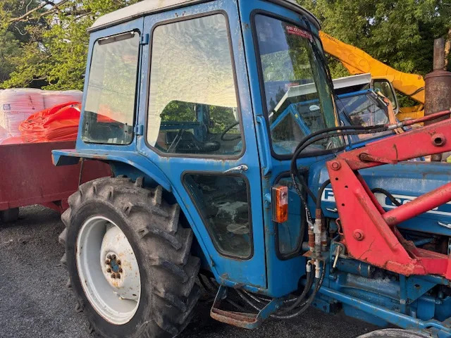 FORD 3600 C/W FRONT LOADER - Traktori: kuva FORD 3600 C/W FRONT LOADER - Traktori FORD 3600 C/W FRONT LOADER - Traktori: kuva FORD 3600 C/W FRONT LOADER - Traktori