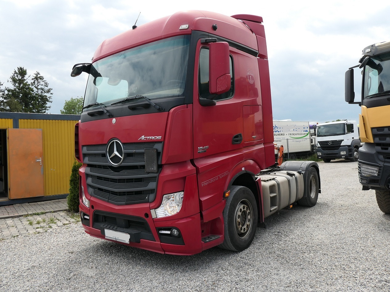 Mercedes Benz Actros 1845 - Vetopöytäauto: kuva Mercedes Benz Actros 1845 - Vetopöytäauto Mercedes Benz Actros 1845 - Vetopöytäauto: kuva Mercedes Benz Actros 1845 - Vetopöytäauto