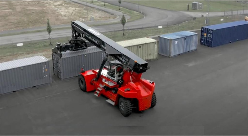 Kalmar DRU450-62S5 - Konttikurottajat: kuva Kalmar DRU450-62S5 - Konttikurottajat Kalmar DRU450-62S5 - Konttikurottajat: kuva Kalmar DRU450-62S5 - Konttikurottajat