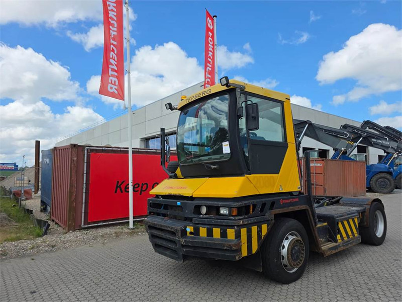 Terberg RT222 4x4 - Terminaalitraktori: kuva Terberg RT222 4x4 - Terminaalitraktori Terberg RT222 4x4 - Terminaalitraktori: kuva Terberg RT222 4x4 - Terminaalitraktori