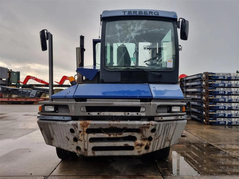 Terberg RT282 4x4 + safeneck - Terminaalitraktori: kuva Terberg RT282 4x4 + safeneck - Terminaalitraktori Terberg RT282 4x4 + safeneck - Terminaalitraktori: kuva Terberg RT282 4x4 + safeneck - Terminaalitraktori