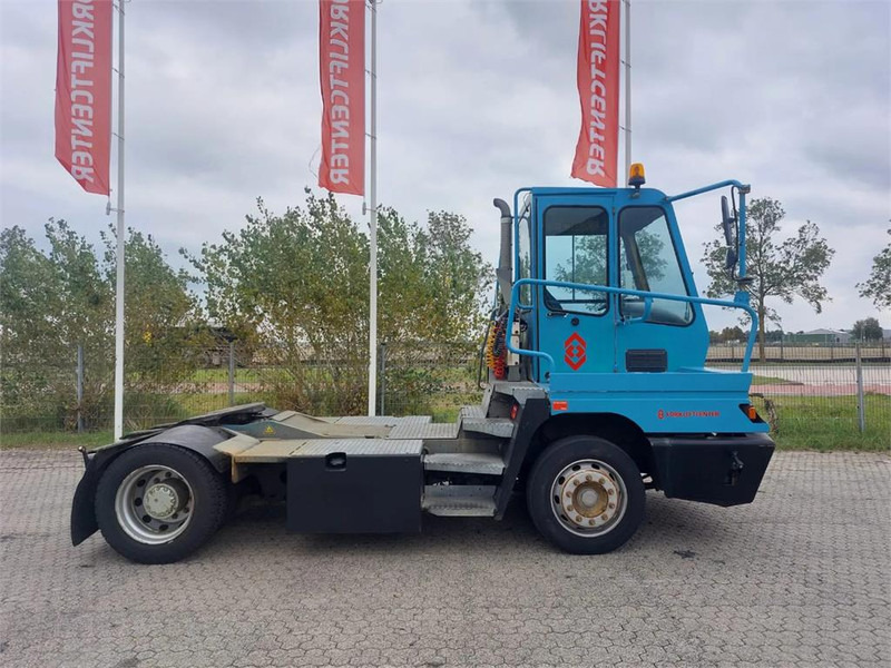 Terberg YT182 - Terminaalitraktori: kuva Terberg YT182 - Terminaalitraktori Terberg YT182 - Terminaalitraktori: kuva Terberg YT182 - Terminaalitraktori