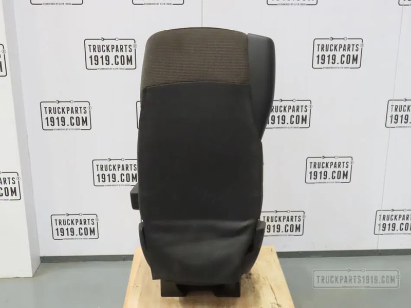 DAF 1844384 Bijrijdersstoel DAF XF 106 - Istuin - Kuorma-auto: kuva DAF 1844384 Bijrijdersstoel DAF XF 106 - Istuin - Kuorma-auto DAF 1844384 Bijrijdersstoel DAF XF 106 - Istuin - Kuorma-auto: kuva DAF 1844384 Bijrijdersstoel DAF XF 106 - Istuin - Kuorma-auto