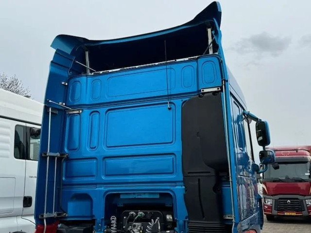 DAF XF 106 SpaceCab Cabine E6 - Ohjaamo ja sisustus - Kuorma-auto: kuva DAF XF 106 SpaceCab Cabine E6 - Ohjaamo ja sisustus - Kuorma-auto DAF XF 106 SpaceCab Cabine E6 - Ohjaamo ja sisustus - Kuorma-auto: kuva DAF XF 106 SpaceCab Cabine E6 - Ohjaamo ja sisustus - Kuorma-auto
