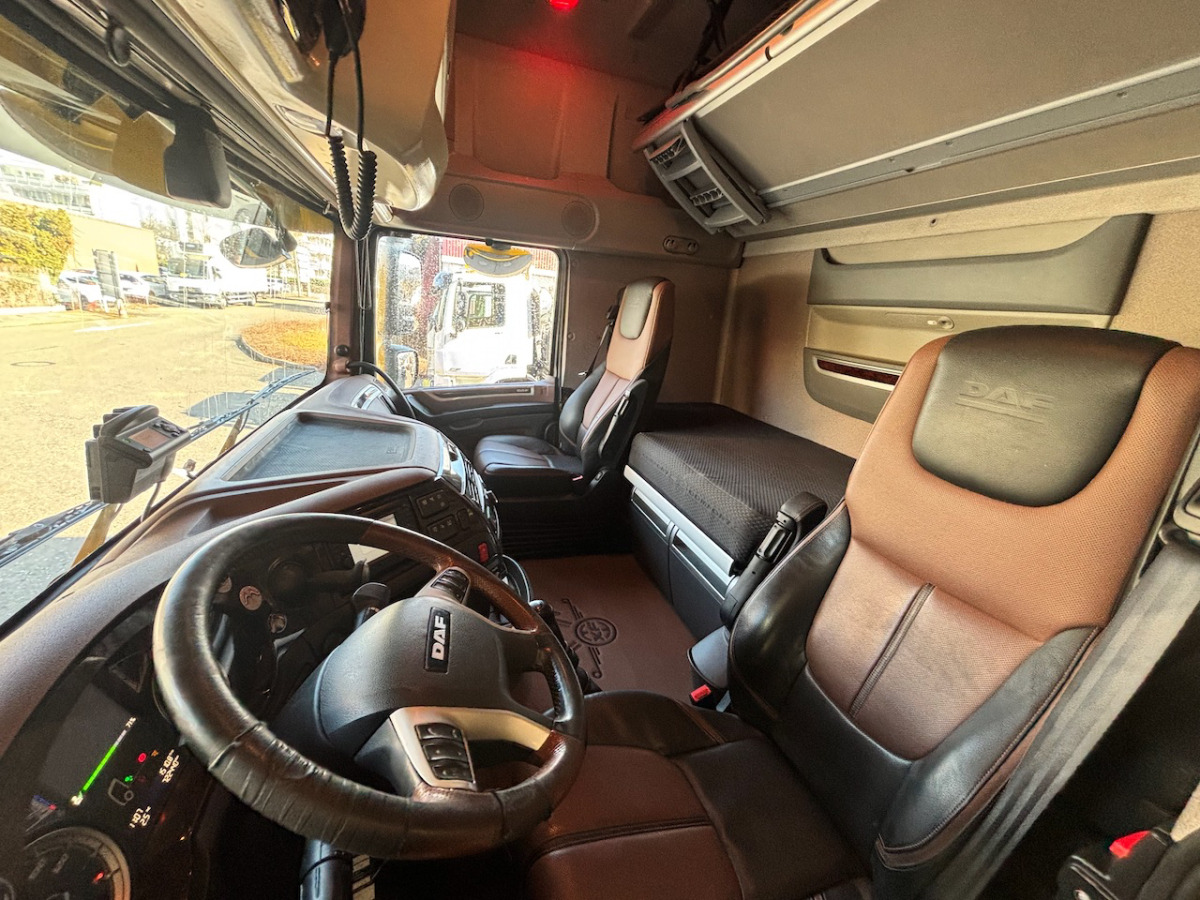 DAF FAN XF 530 LD Jumbo - Pressukapelli kuorma-auto: kuva DAF FAN XF 530 LD Jumbo - Pressukapelli kuorma-auto DAF FAN XF 530 LD Jumbo - Pressukapelli kuorma-auto: kuva DAF FAN XF 530 LD Jumbo - Pressukapelli kuorma-auto