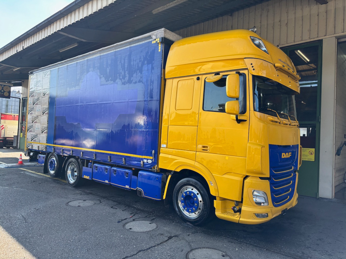 DAF FAN XF 530 LTD - Pressukapelli kuorma-auto: kuva DAF FAN XF 530 LTD - Pressukapelli kuorma-auto DAF FAN XF 530 LTD - Pressukapelli kuorma-auto: kuva DAF FAN XF 530 LTD - Pressukapelli kuorma-auto