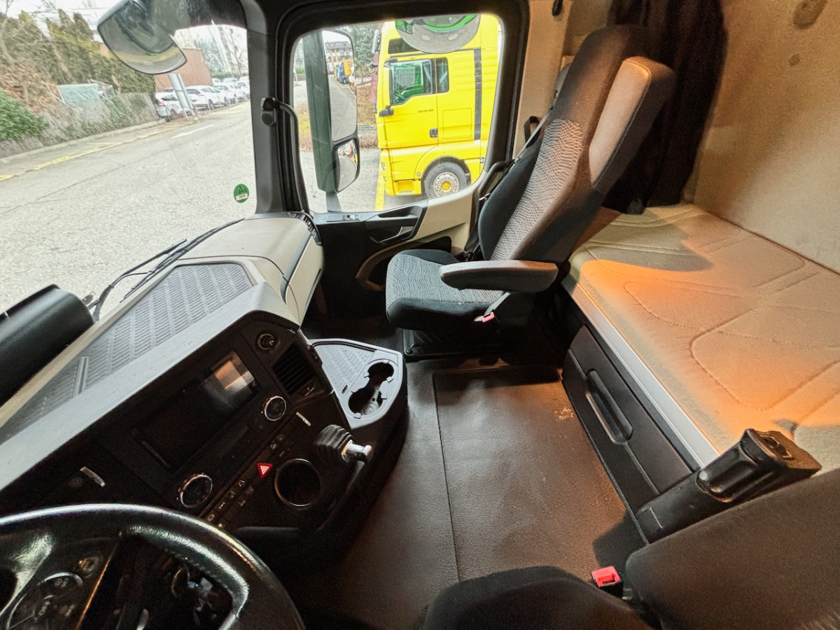 MERCEDES 2543 6x2 - Konttialus/ Vaihtokuormatilat kuorma-auto: kuva MERCEDES 2543 6x2 - Konttialus/ Vaihtokuormatilat kuorma-auto MERCEDES 2543 6x2 - Konttialus/ Vaihtokuormatilat kuorma-auto: kuva MERCEDES 2543 6x2 - Konttialus/ Vaihtokuormatilat kuorma-auto