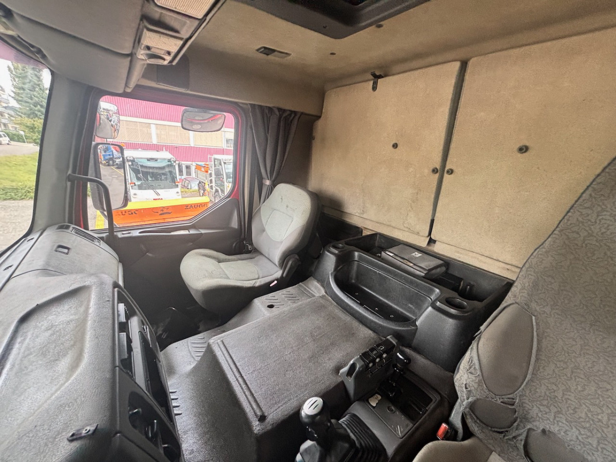 RENAULT Kerax 420DCI 4x4 - Kippiauto kuorma-auto: kuva RENAULT Kerax 420DCI 4x4 - Kippiauto kuorma-auto RENAULT Kerax 420DCI 4x4 - Kippiauto kuorma-auto: kuva RENAULT Kerax 420DCI 4x4 - Kippiauto kuorma-auto