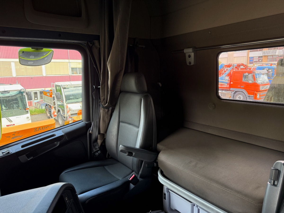SCANIA R490 8x4 - Koukkulava kuorma-auto: kuva SCANIA R490 8x4 - Koukkulava kuorma-auto SCANIA R490 8x4 - Koukkulava kuorma-auto: kuva SCANIA R490 8x4 - Koukkulava kuorma-auto