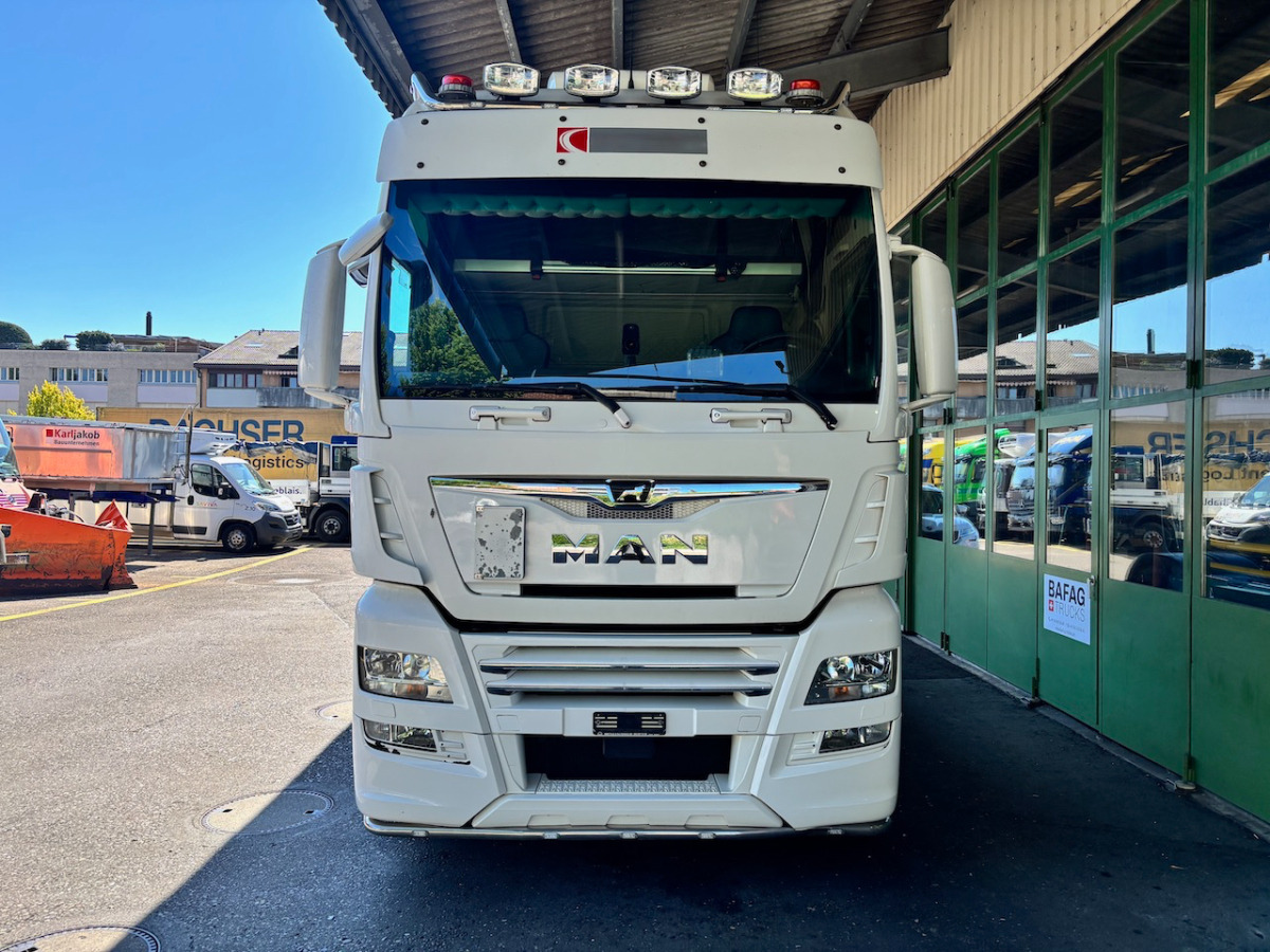 MAN TGX 18.640 - Vetopöytäauto: kuva MAN TGX 18.640 - Vetopöytäauto MAN TGX 18.640 - Vetopöytäauto: kuva MAN TGX 18.640 - Vetopöytäauto