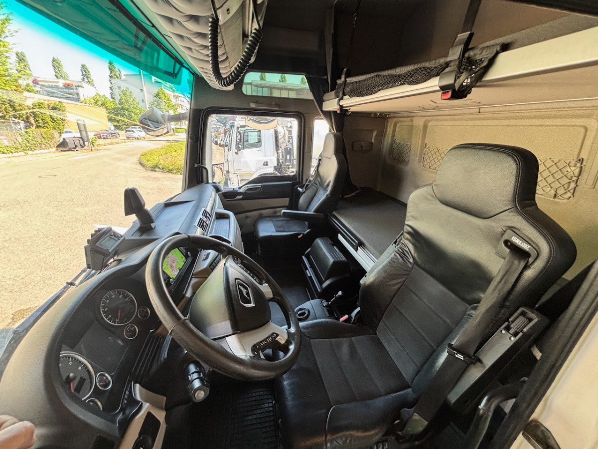 MAN TGX 18.640 - Vetopöytäauto: kuva MAN TGX 18.640 - Vetopöytäauto MAN TGX 18.640 - Vetopöytäauto: kuva MAN TGX 18.640 - Vetopöytäauto