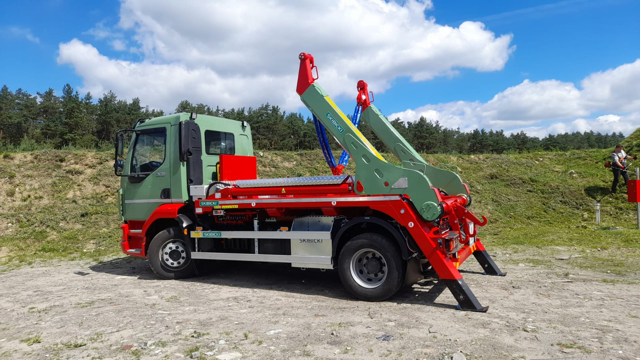 IVECO EUROCARGO ML 180E28/P - Nostovarsi-vaihtolavakuorma kuorma-auto: kuva IVECO EUROCARGO ML 180E28/P - Nostovarsi-vaihtolavakuorma kuorma-auto IVECO EUROCARGO ML 180E28/P - Nostovarsi-vaihtolavakuorma kuorma-auto: kuva IVECO EUROCARGO ML 180E28/P - Nostovarsi-vaihtolavakuorma kuorma-auto
