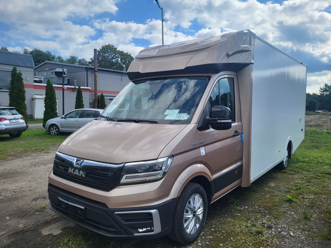 MAN TGE 3.180 Koffer mit Schlafbett - Jakeluauto, Jatko-ohjaamo kevyt kuorma-auto: kuva MAN TGE 3.180 Koffer mit Schlafbett - Jakeluauto, Jatko-ohjaamo kevyt kuorma-auto MAN TGE 3.180 Koffer mit Schlafbett - Jakeluauto, Jatko-ohjaamo kevyt kuorma-auto: kuva MAN TGE 3.180 Koffer mit Schlafbett - Jakeluauto, Jatko-ohjaamo kevyt kuorma-auto