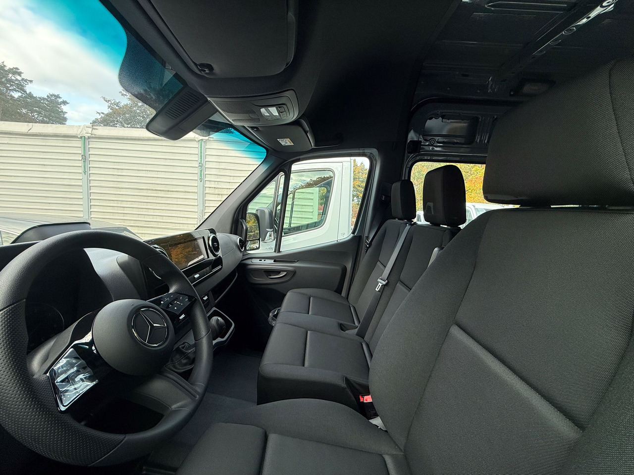 Mercedes-Benz Sprinter 317 L3H2 6-Sitzer - Pakettiauto, Jatko-ohjaamo kevyt kuorma-auto: kuva Mercedes-Benz Sprinter 317 L3H2 6-Sitzer - Pakettiauto, Jatko-ohjaamo kevyt kuorma-auto Mercedes-Benz Sprinter 317 L3H2 6-Sitzer - Pakettiauto, Jatko-ohjaamo kevyt kuorma-auto: kuva Mercedes-Benz Sprinter 317 L3H2 6-Sitzer - Pakettiauto, Jatko-ohjaamo kevyt kuorma-auto