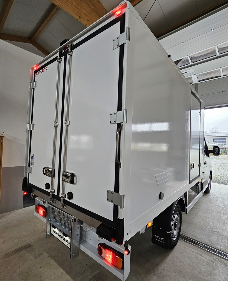 Renault Master Kühlkoffer O°/+20°C 230V Standkühlung - Kylmäauto: kuva Renault Master Kühlkoffer O°/+20°C 230V Standkühlung - Kylmäauto Renault Master Kühlkoffer O°/+20°C 230V Standkühlung - Kylmäauto: kuva Renault Master Kühlkoffer O°/+20°C 230V Standkühlung - Kylmäauto