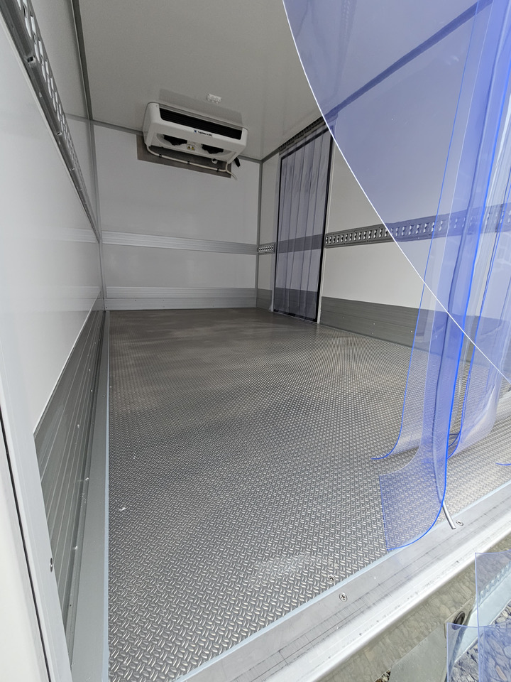 Renault Master Kühlkoffer O°/+20°C 230V Standkühlung - Kylmäauto: kuva Renault Master Kühlkoffer O°/+20°C 230V Standkühlung - Kylmäauto Renault Master Kühlkoffer O°/+20°C 230V Standkühlung - Kylmäauto: kuva Renault Master Kühlkoffer O°/+20°C 230V Standkühlung - Kylmäauto