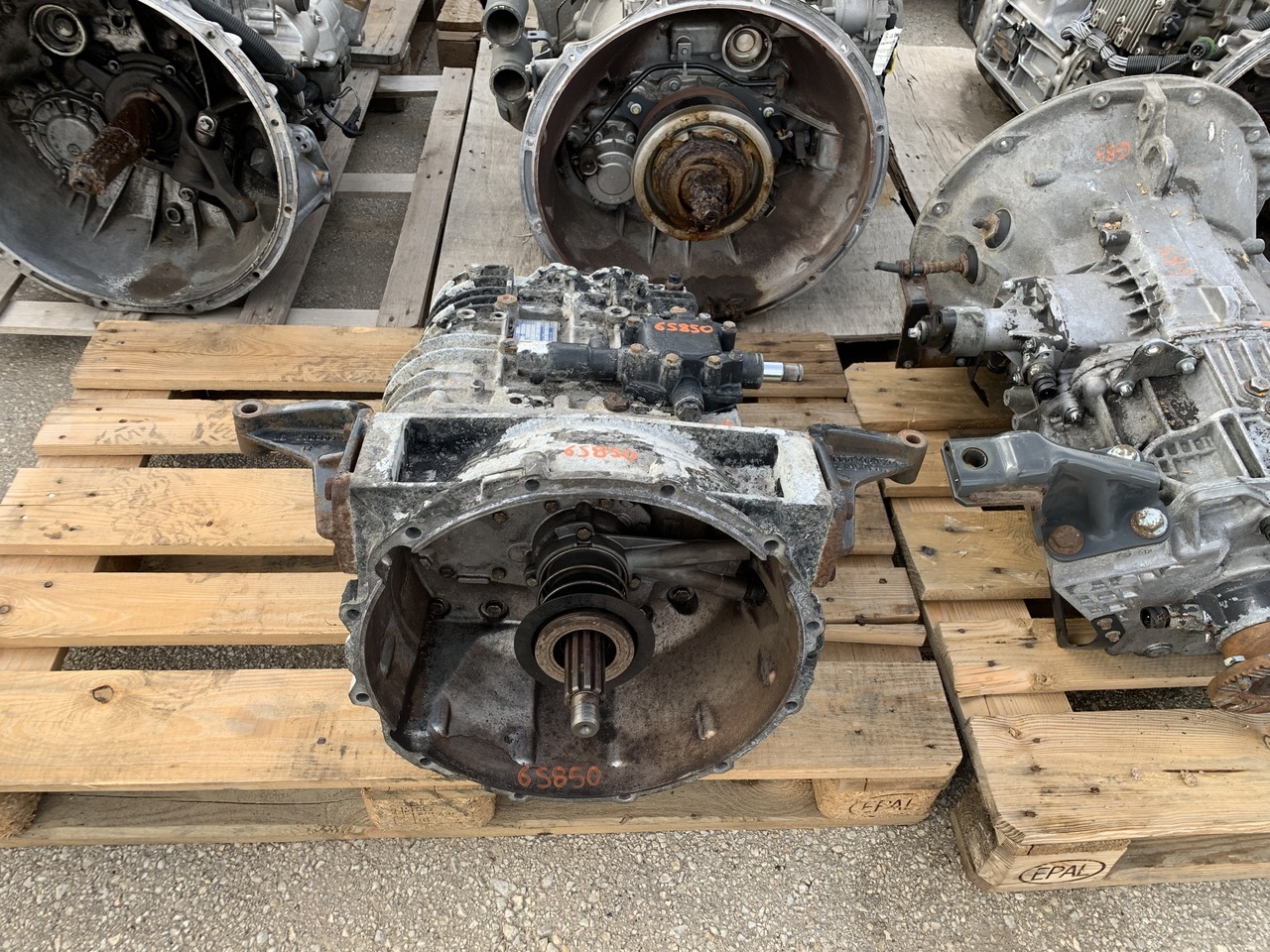 ΜΑΝ ZF 6S850 - Vaihdelaatikko - Kuorma-auto: kuva ΜΑΝ ZF 6S850 - Vaihdelaatikko - Kuorma-auto ΜΑΝ ZF 6S850 - Vaihdelaatikko - Kuorma-auto: kuva ΜΑΝ ZF 6S850 - Vaihdelaatikko - Kuorma-auto