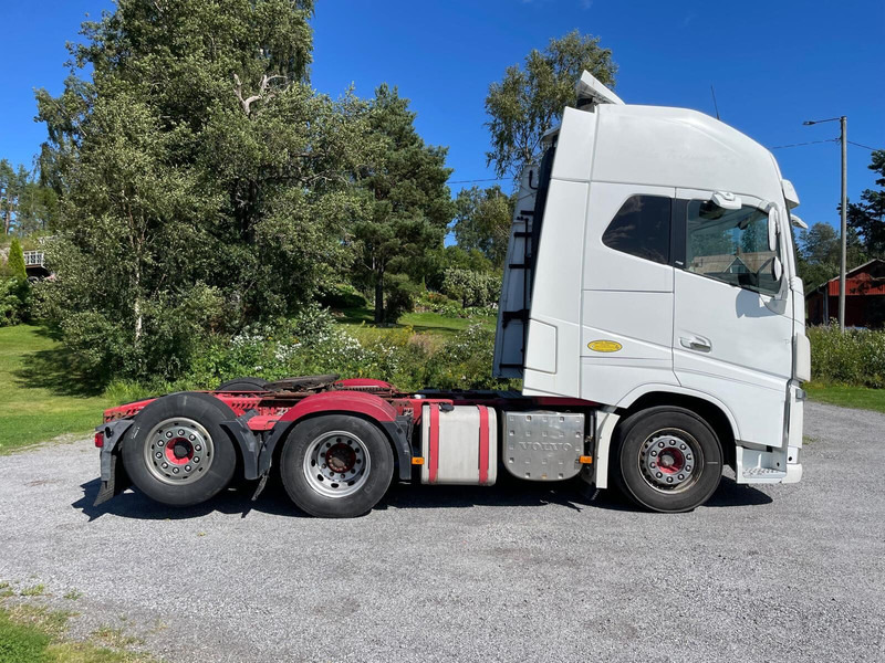 Volvo FH16 600 - Vetopöytäauto: kuva Volvo FH16 600 - Vetopöytäauto Volvo FH16 600 - Vetopöytäauto: kuva Volvo FH16 600 - Vetopöytäauto