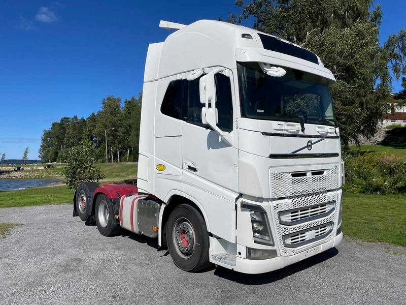 Volvo FH16 600 - Vetopöytäauto: kuva Volvo FH16 600 - Vetopöytäauto Volvo FH16 600 - Vetopöytäauto: kuva Volvo FH16 600 - Vetopöytäauto