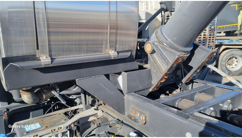 Volvo FH750 New engine and gearbox - Kuorma-auto alusta: kuva Volvo FH750 New engine and gearbox - Kuorma-auto alusta Volvo FH750 New engine and gearbox - Kuorma-auto alusta: kuva Volvo FH750 New engine and gearbox - Kuorma-auto alusta
