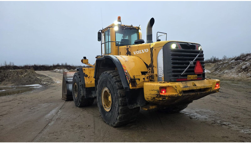 Volvo L220E - Pyöräkuormaaja: kuva Volvo L220E - Pyöräkuormaaja Volvo L220E - Pyöräkuormaaja: kuva Volvo L220E - Pyöräkuormaaja