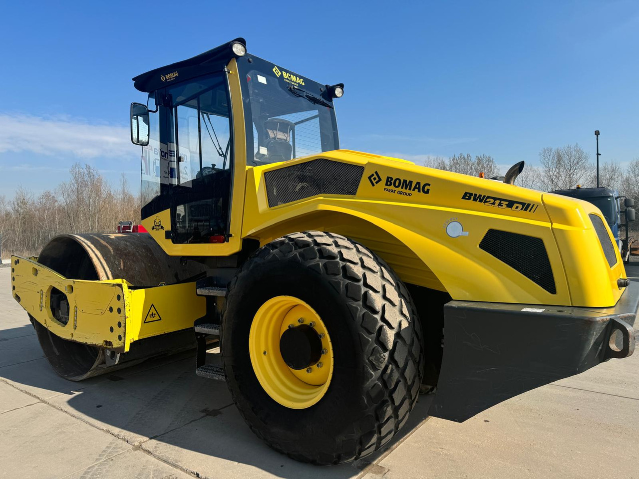 Bomag BW 213-D5 2017 - Tiivistyskone: kuva Bomag BW 213-D5 2017 - Tiivistyskone Bomag BW 213-D5 2017 - Tiivistyskone: kuva Bomag BW 213-D5 2017 - Tiivistyskone