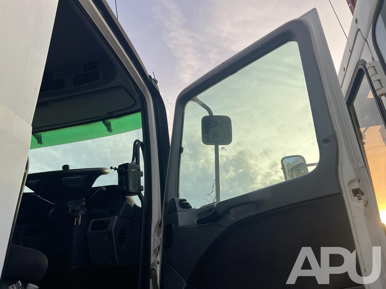 Mercedes-Benz Actros 2531L - Lakaisuauto: kuva Mercedes-Benz Actros 2531L - Lakaisuauto Mercedes-Benz Actros 2531L - Lakaisuauto: kuva Mercedes-Benz Actros 2531L - Lakaisuauto