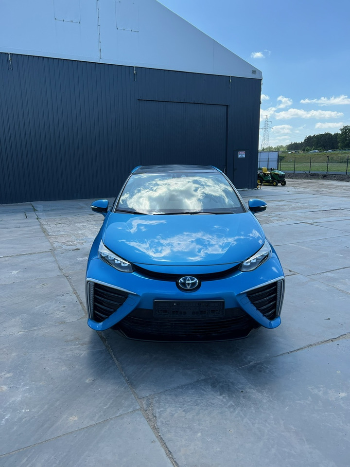 Toyota Mirai - Sedan: kuva Toyota Mirai - Sedan Toyota Mirai - Sedan: kuva Toyota Mirai - Sedan
