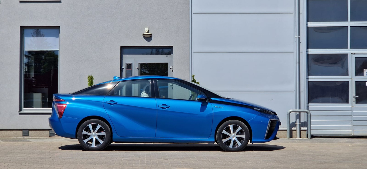 Toyota Mirai - Sedan: kuva Toyota Mirai - Sedan Toyota Mirai - Sedan: kuva Toyota Mirai - Sedan