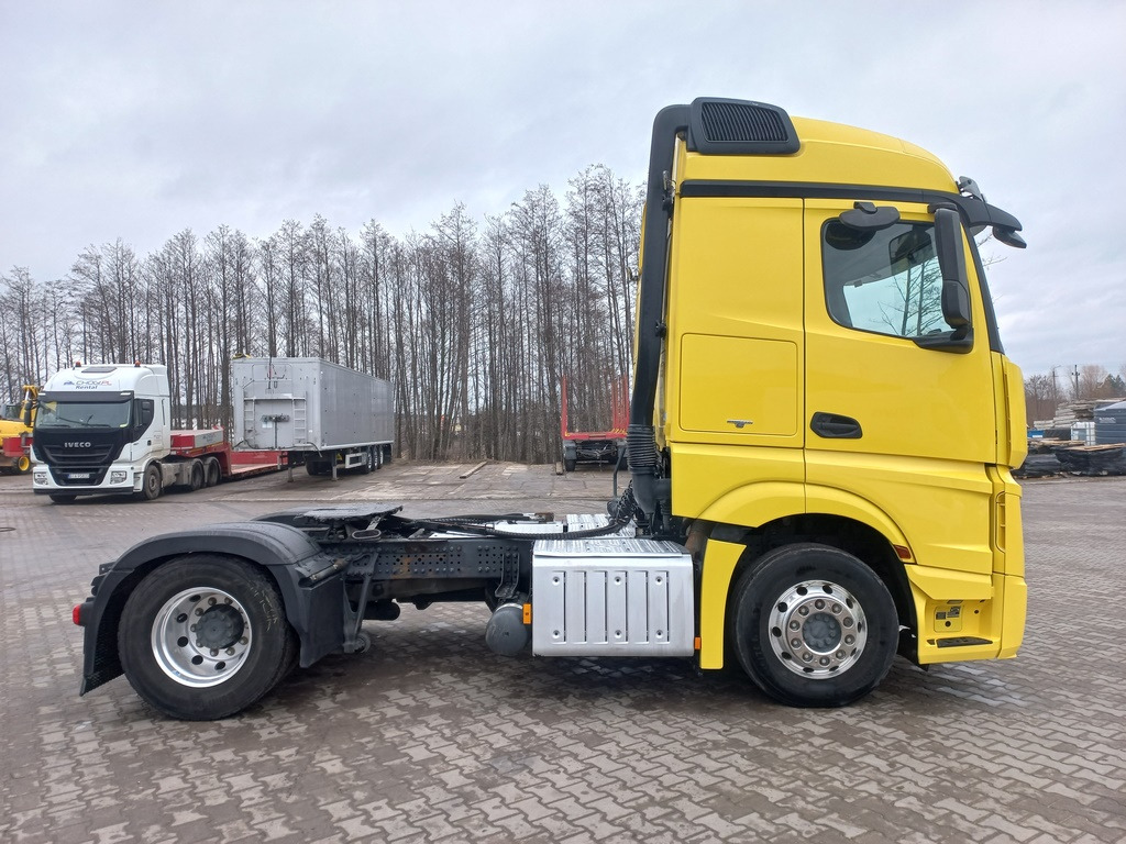 Mercedes-Benz ACTROS 1845 LS - Vetopöytäauto: kuva Mercedes-Benz ACTROS 1845 LS - Vetopöytäauto Mercedes-Benz ACTROS 1845 LS - Vetopöytäauto: kuva Mercedes-Benz ACTROS 1845 LS - Vetopöytäauto