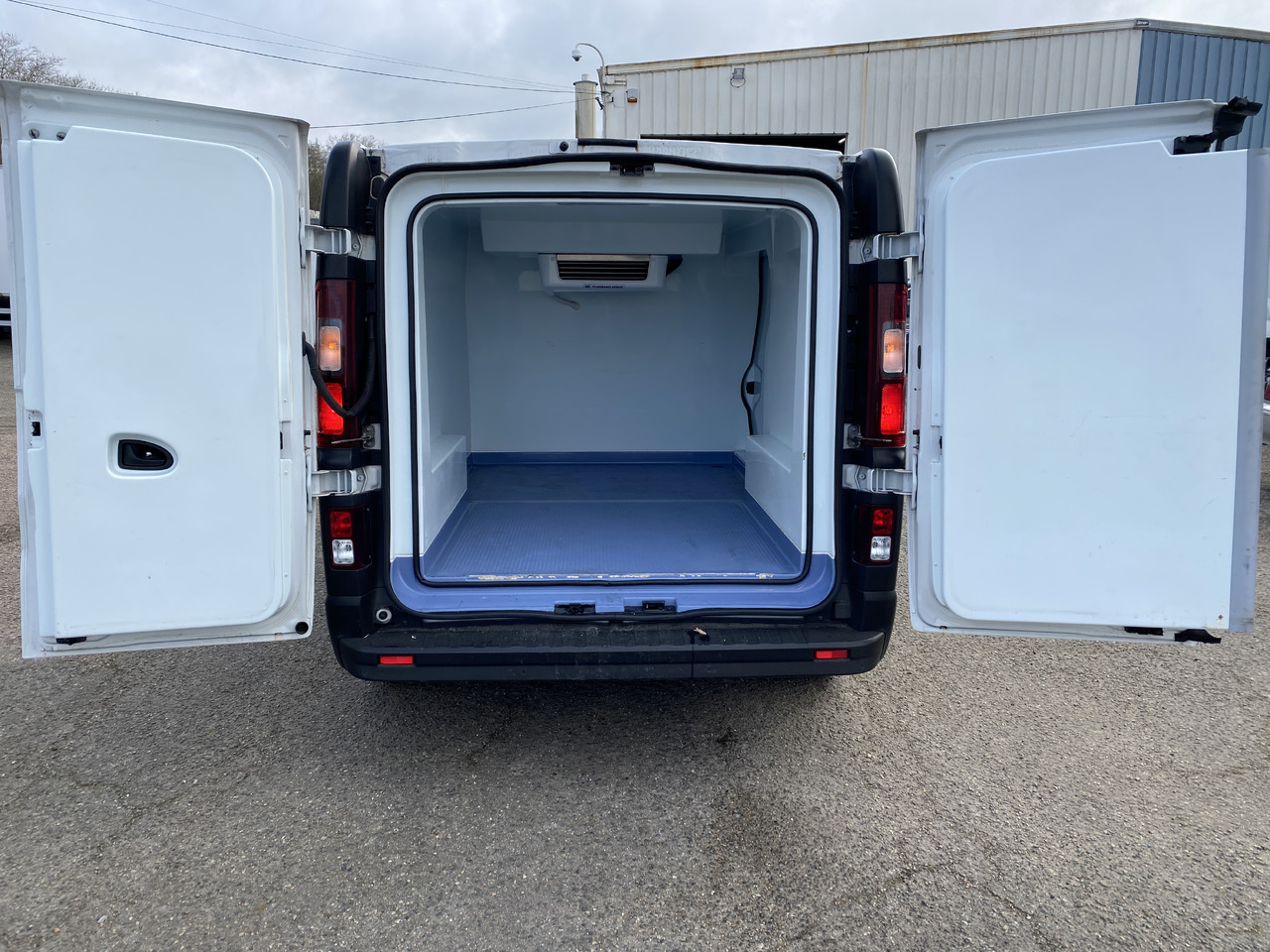 Renault Trafic - Kylmäauto: kuva Renault Trafic - Kylmäauto Renault Trafic - Kylmäauto: kuva Renault Trafic - Kylmäauto