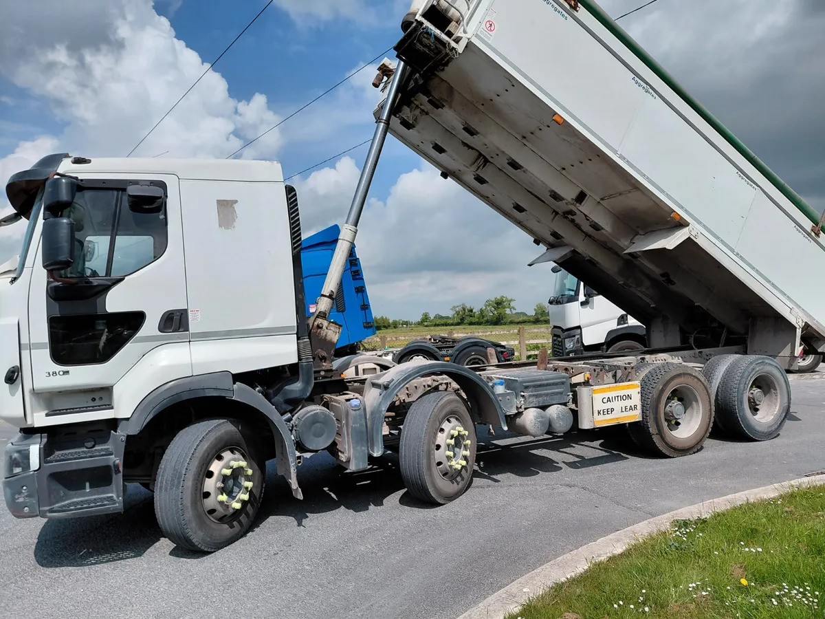 2014 Renault Premium Lander - Kippiauto kuorma-auto: kuva 2014 Renault Premium Lander - Kippiauto kuorma-auto 2014 Renault Premium Lander - Kippiauto kuorma-auto: kuva 2014 Renault Premium Lander - Kippiauto kuorma-auto