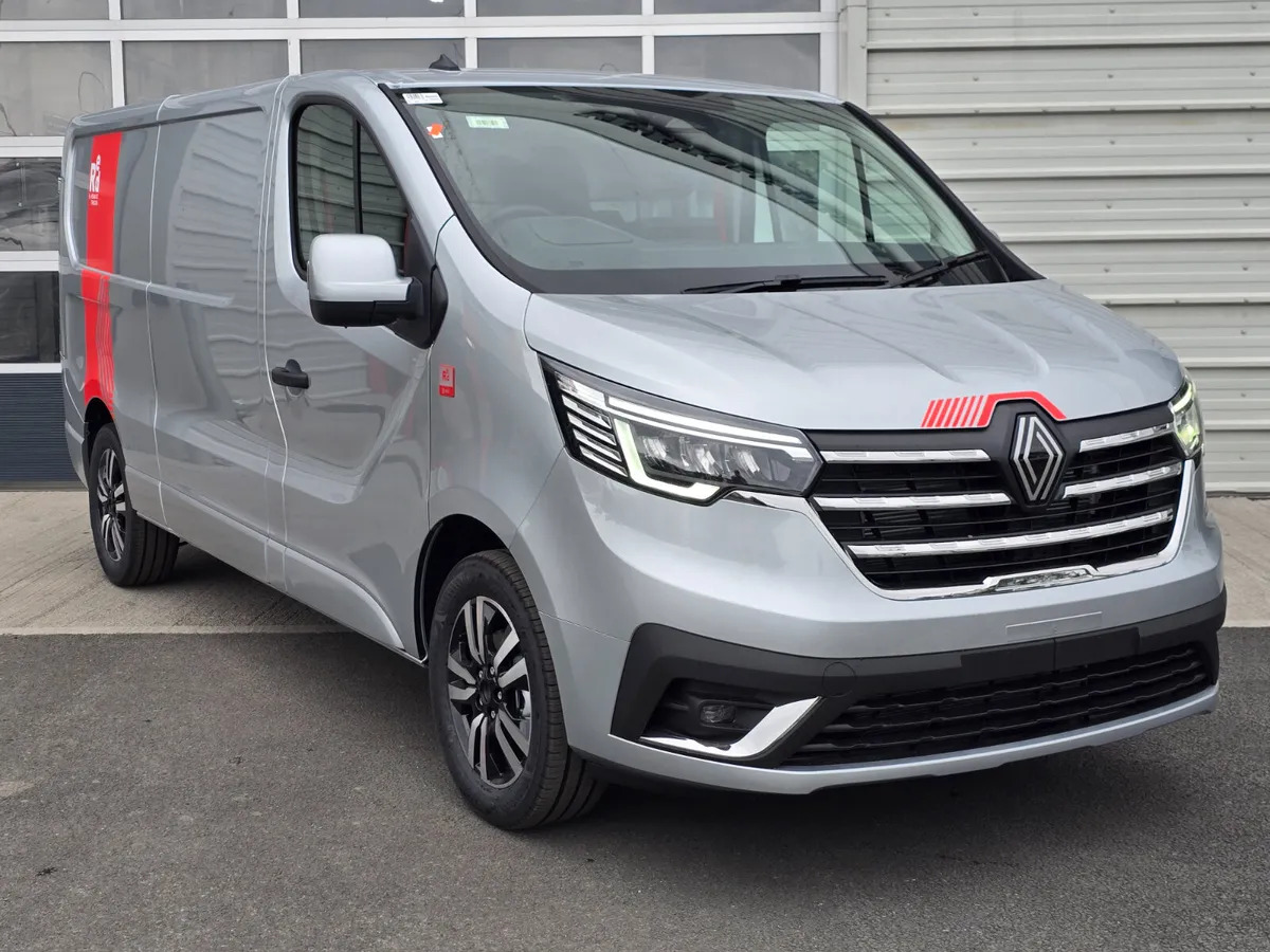 NEW Renault Trafic Exclusive 170BHP/150BHP Manual Silver - Pakettiauto: kuva NEW Renault Trafic Exclusive 170BHP/150BHP Manual Silver - Pakettiauto NEW Renault Trafic Exclusive 170BHP/150BHP Manual Silver - Pakettiauto: kuva NEW Renault Trafic Exclusive 170BHP/150BHP Manual Silver - Pakettiauto