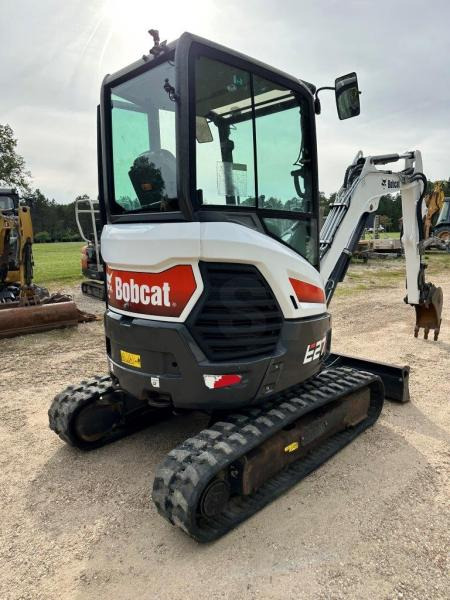 Bobcat E27Z - Minikuormaaja: kuva Bobcat E27Z - Minikuormaaja Bobcat E27Z - Minikuormaaja: kuva Bobcat E27Z - Minikuormaaja