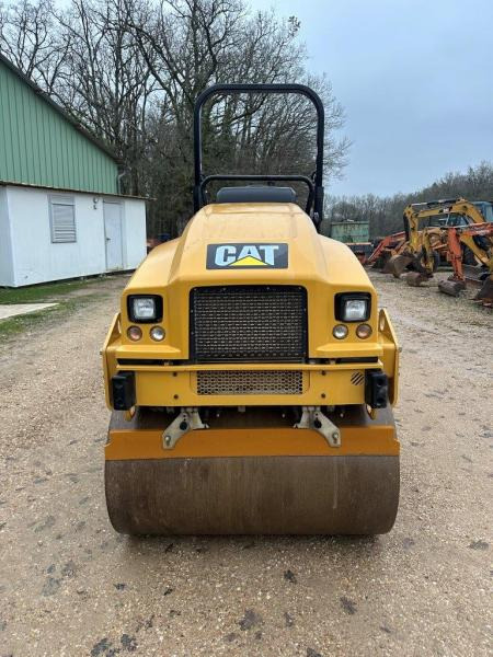 Caterpillar CB2.7 - Tiejyrä: kuva Caterpillar CB2.7 - Tiejyrä Caterpillar CB2.7 - Tiejyrä: kuva Caterpillar CB2.7 - Tiejyrä