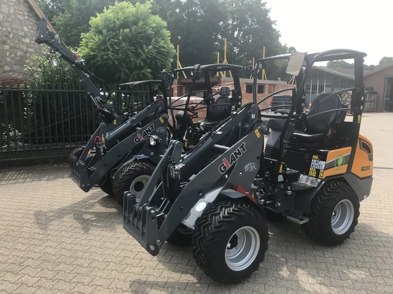 Giant Giant G1200 tele / G2300 HD / G2200 E - Pienkuormaaja: kuva Giant Giant G1200 tele / G2300 HD / G2200 E - Pienkuormaaja Giant Giant G1200 tele / G2300 HD / G2200 E - Pienkuormaaja: kuva Giant Giant G1200 tele / G2300 HD / G2200 E - Pienkuormaaja