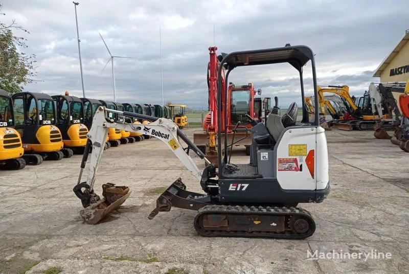 Bobcat E17 mini excavator - Minikuormaaja: kuva Bobcat E17 mini excavator - Minikuormaaja Bobcat E17 mini excavator - Minikuormaaja: kuva Bobcat E17 mini excavator - Minikuormaaja
