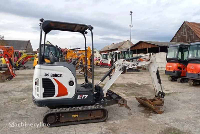 Bobcat E17 mini excavator - Minikuormaaja: kuva Bobcat E17 mini excavator - Minikuormaaja Bobcat E17 mini excavator - Minikuormaaja: kuva Bobcat E17 mini excavator - Minikuormaaja