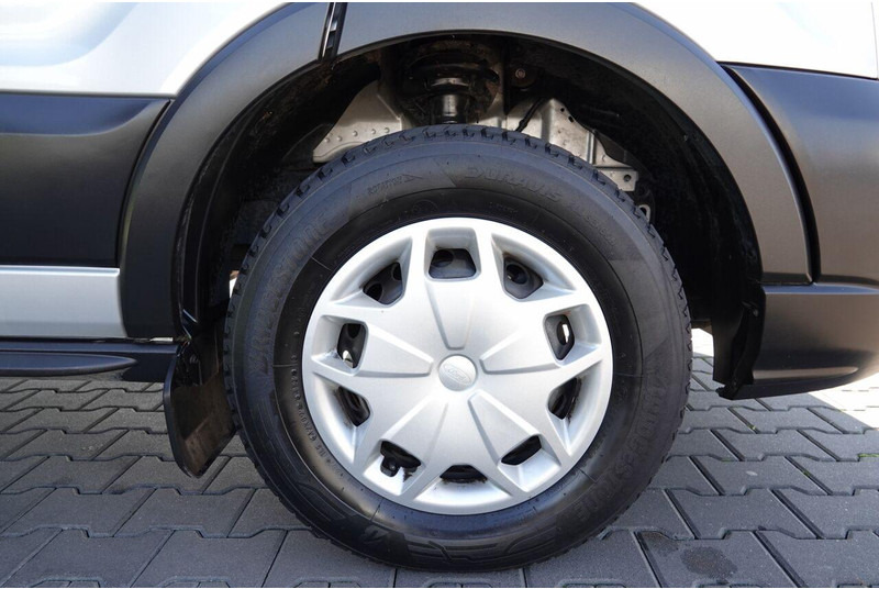 Minibussi, Pikkubussi Ford Transit: kuva Minibussi, Pikkubussi Ford Transit