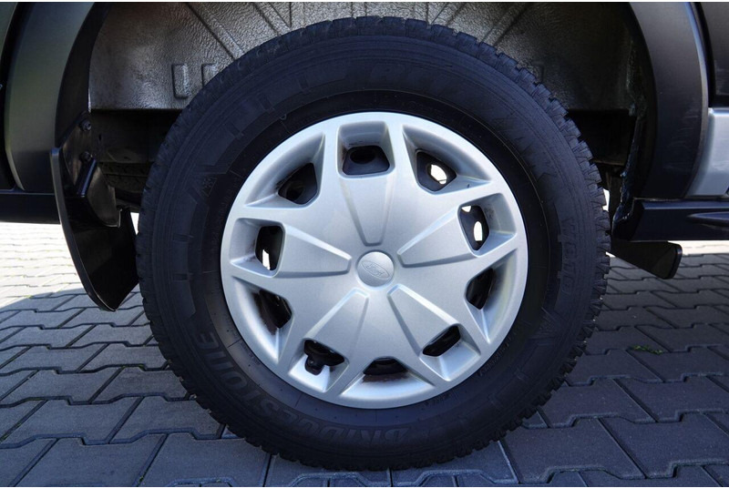 Minibussi, Pikkubussi Ford Transit: kuva Minibussi, Pikkubussi Ford Transit