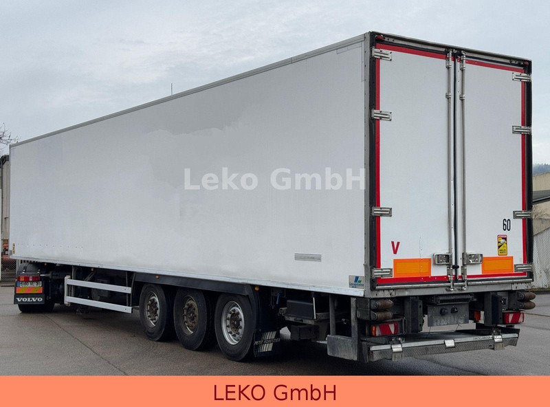 Fruehauf FST 4 FC Mit Carrier Vic 1950 Mt - Refrigeraattori puoliperävaunu: kuva Fruehauf FST 4 FC Mit Carrier Vic 1950 Mt - Refrigeraattori puoliperävaunu Fruehauf FST 4 FC Mit Carrier Vic 1950 Mt - Refrigeraattori puoliperävaunu: kuva Fruehauf FST 4 FC Mit Carrier Vic 1950 Mt - Refrigeraattori puoliperävaunu