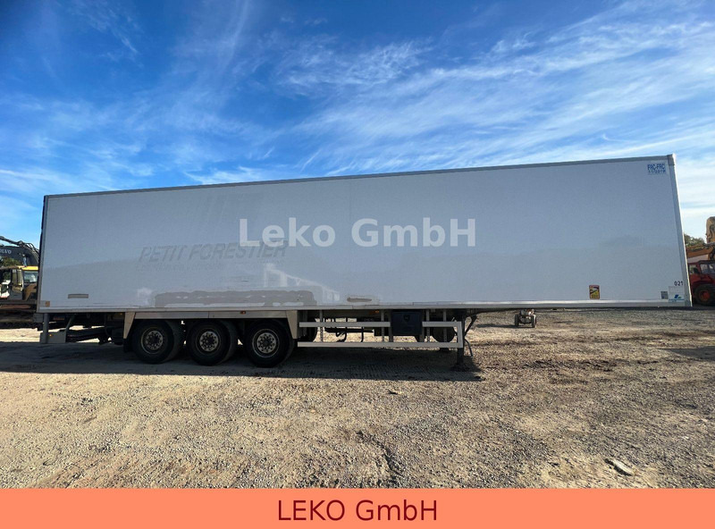 Fruehauf FST4FC - Refrigeraattori puoliperävaunu: kuva Fruehauf FST4FC - Refrigeraattori puoliperävaunu Fruehauf FST4FC - Refrigeraattori puoliperävaunu: kuva Fruehauf FST4FC - Refrigeraattori puoliperävaunu