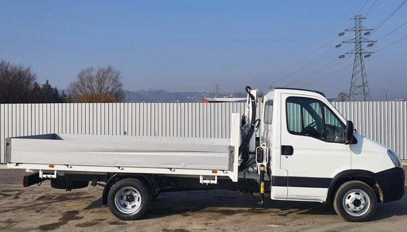 Iveco Daily 35C13 Bonfiglioli P 2300 - Pritsche 4,3 m - Avolava pakettiauto: kuva Iveco Daily 35C13 Bonfiglioli P 2300 - Pritsche 4,3 m - Avolava pakettiauto Iveco Daily 35C13 Bonfiglioli P 2300 - Pritsche 4,3 m - Avolava pakettiauto: kuva Iveco Daily 35C13 Bonfiglioli P 2300 - Pritsche 4,3 m - Avolava pakettiauto