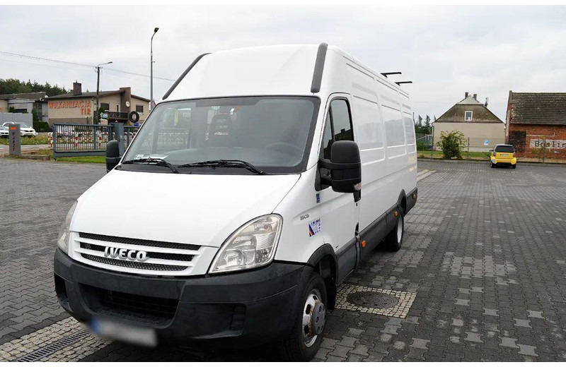 Iveco Daily 35C15 Blaszak L4H2 Brygadówka 6-seater Doka Dubel Cabin - Minibussi, Pikkubussi: kuva Iveco Daily 35C15 Blaszak L4H2 Brygadówka 6-seater Doka Dubel Cabin - Minibussi, Pikkubussi Iveco Daily 35C15 Blaszak L4H2 Brygadówka 6-seater Doka Dubel Cabin - Minibussi, Pikkubussi: kuva Iveco Daily 35C15 Blaszak L4H2 Brygadówka 6-seater Doka Dubel Cabin - Minibussi, Pikkubussi