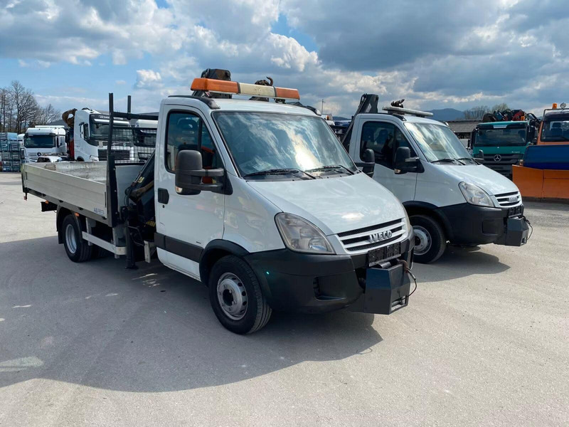 Iveco Daily 65C18 - Flatbed truck + crane - Lava-kuorma-auto, Nosturiauto: kuva Iveco Daily 65C18 - Flatbed truck + crane - Lava-kuorma-auto, Nosturiauto Iveco Daily 65C18 - Flatbed truck + crane - Lava-kuorma-auto, Nosturiauto: kuva Iveco Daily 65C18 - Flatbed truck + crane - Lava-kuorma-auto, Nosturiauto