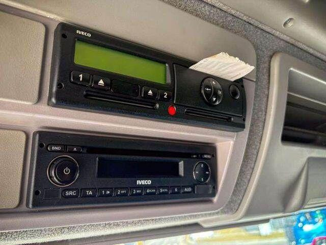 Kuorma-auto alusta, Nosturiauto Iveco EUROCARGO 4x4 Offroad Camper Winde: kuva Kuorma-auto alusta, Nosturiauto Iveco EUROCARGO 4x4 Offroad Camper Winde